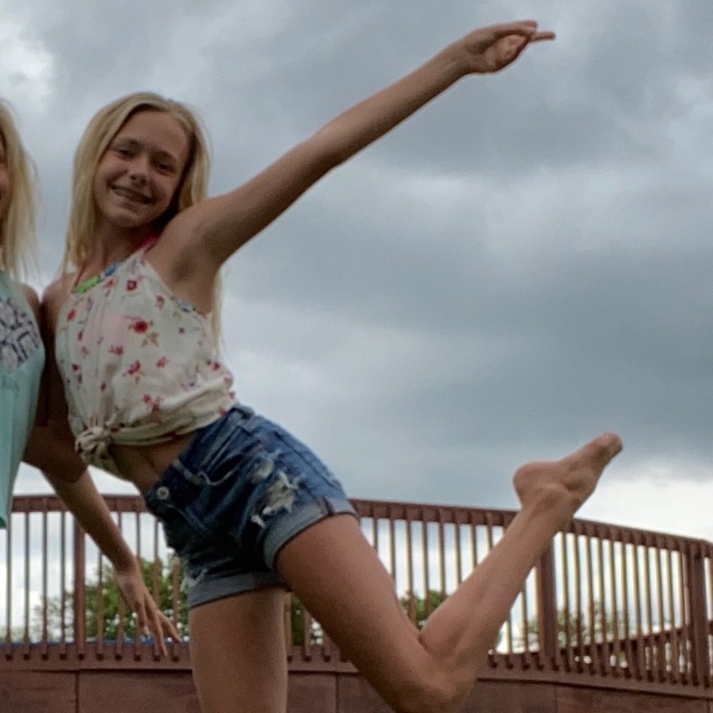 Meet your Posher, Dakota